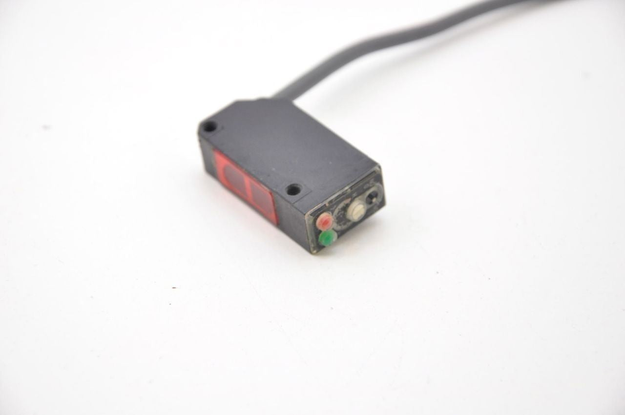Omron E3V-DS8C43S Photoelectric Sensor - Lot of 3