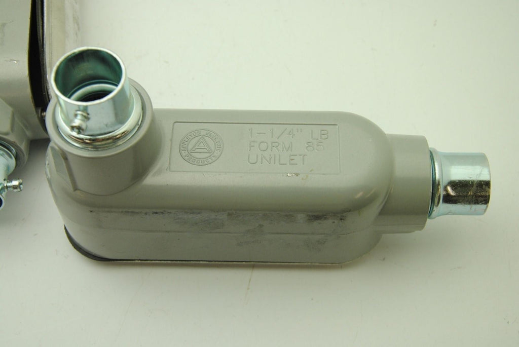 E121488 1" Unilet Conduit Fitting Body, Lot of 5