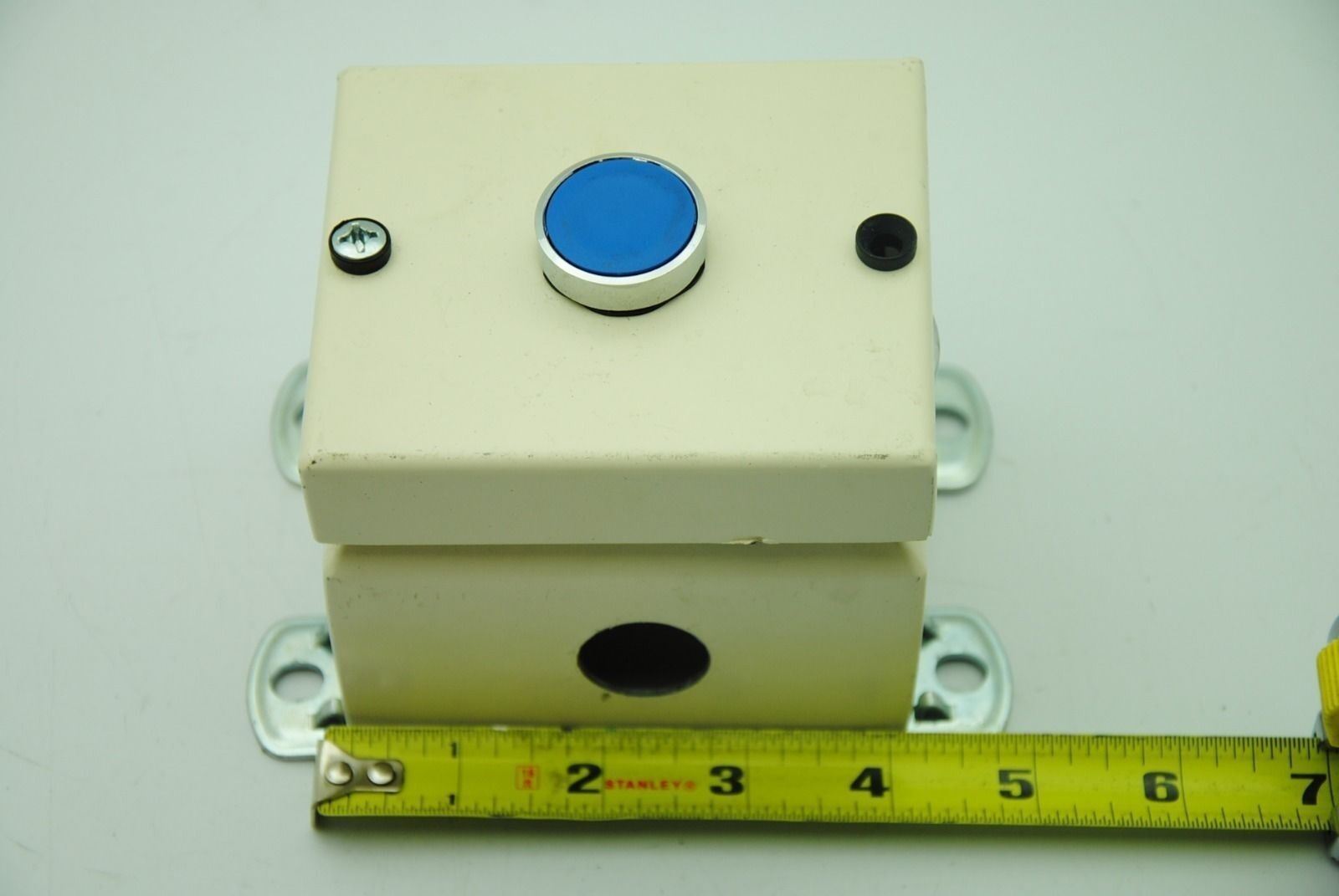 XEXM 1500 SOMN, Type 12 Steel Enclosure w/ ZBE-101 Pushbutton