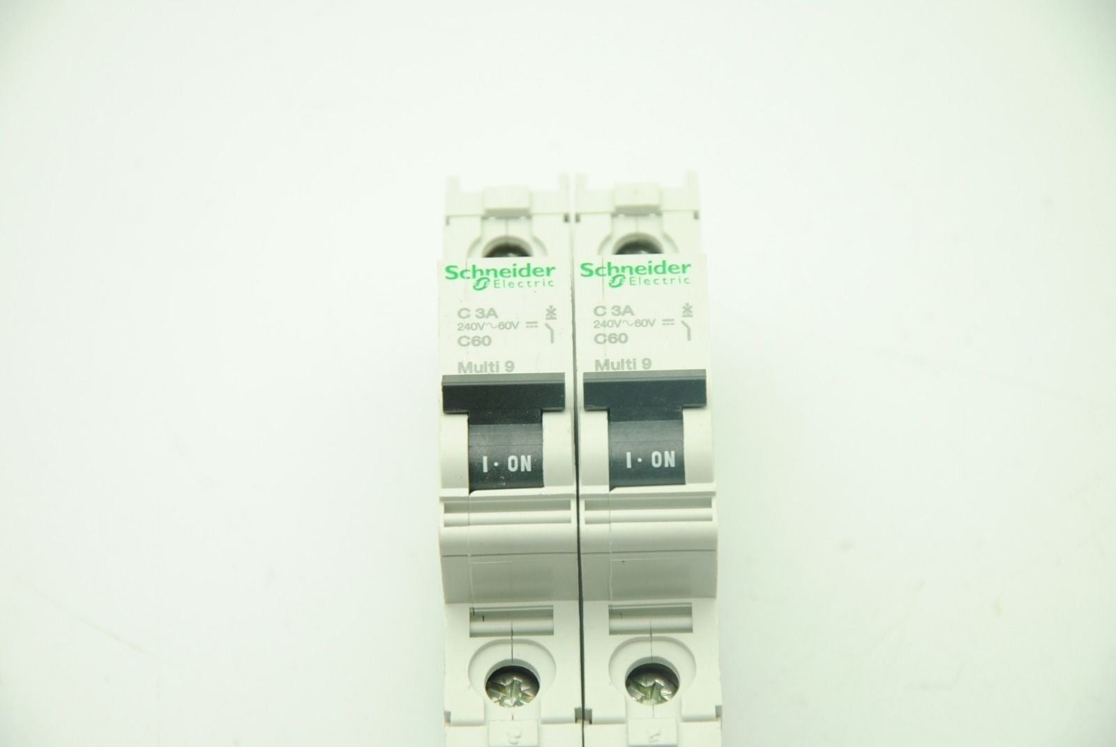 Lot of 2x SCHNEIDER C 3A Single-Pole Circuit Breaker C60 Multi 9 Series 60104
