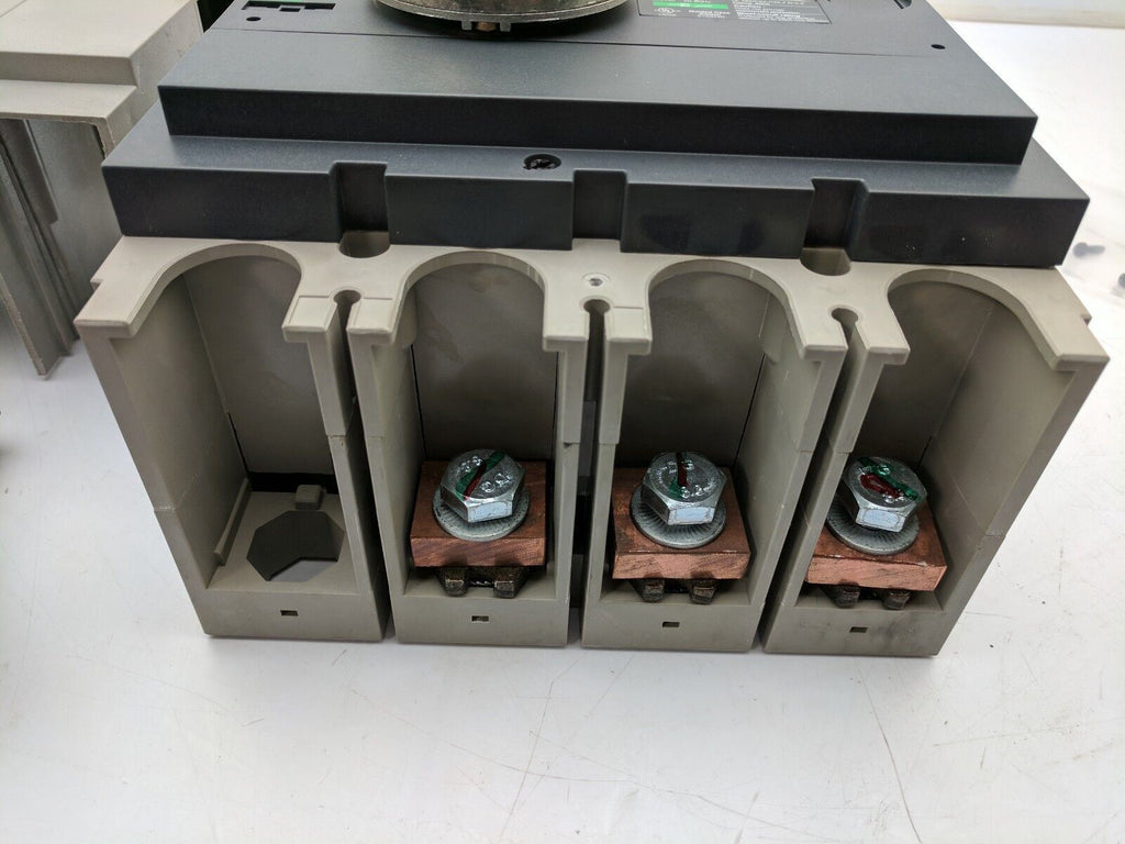 Schneider Merlin Gerin Interpact INSJ400 600V 400A Molded Case Disconnect Switch