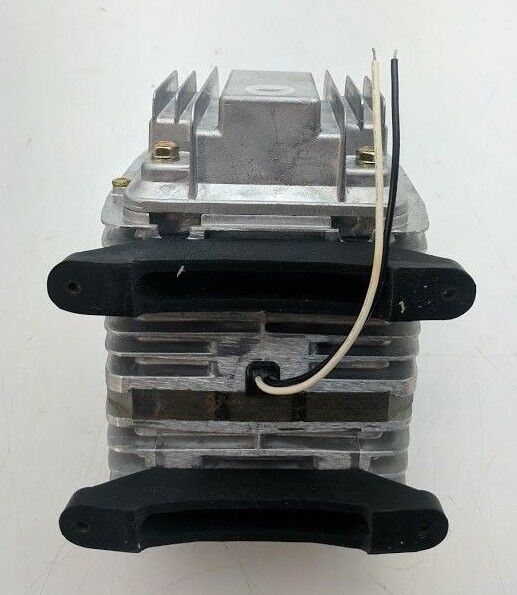 Nitto Kohki Medo Compressor Vacuum Linear Air Pump Ac0902-A1031 100V 50/60Hz NEW