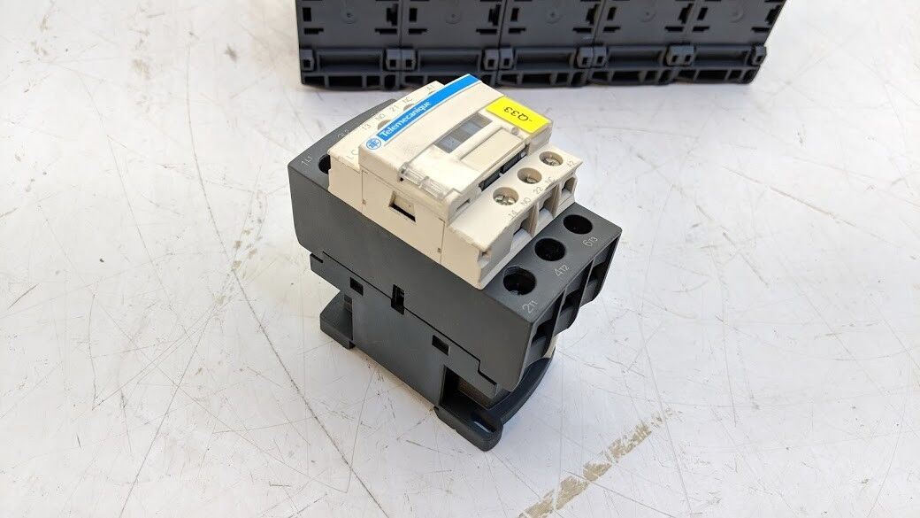 6x Telemecanique Schneider Electric 3 Pole 3PH Contactor LC1D38 9-18kW 120V Coil