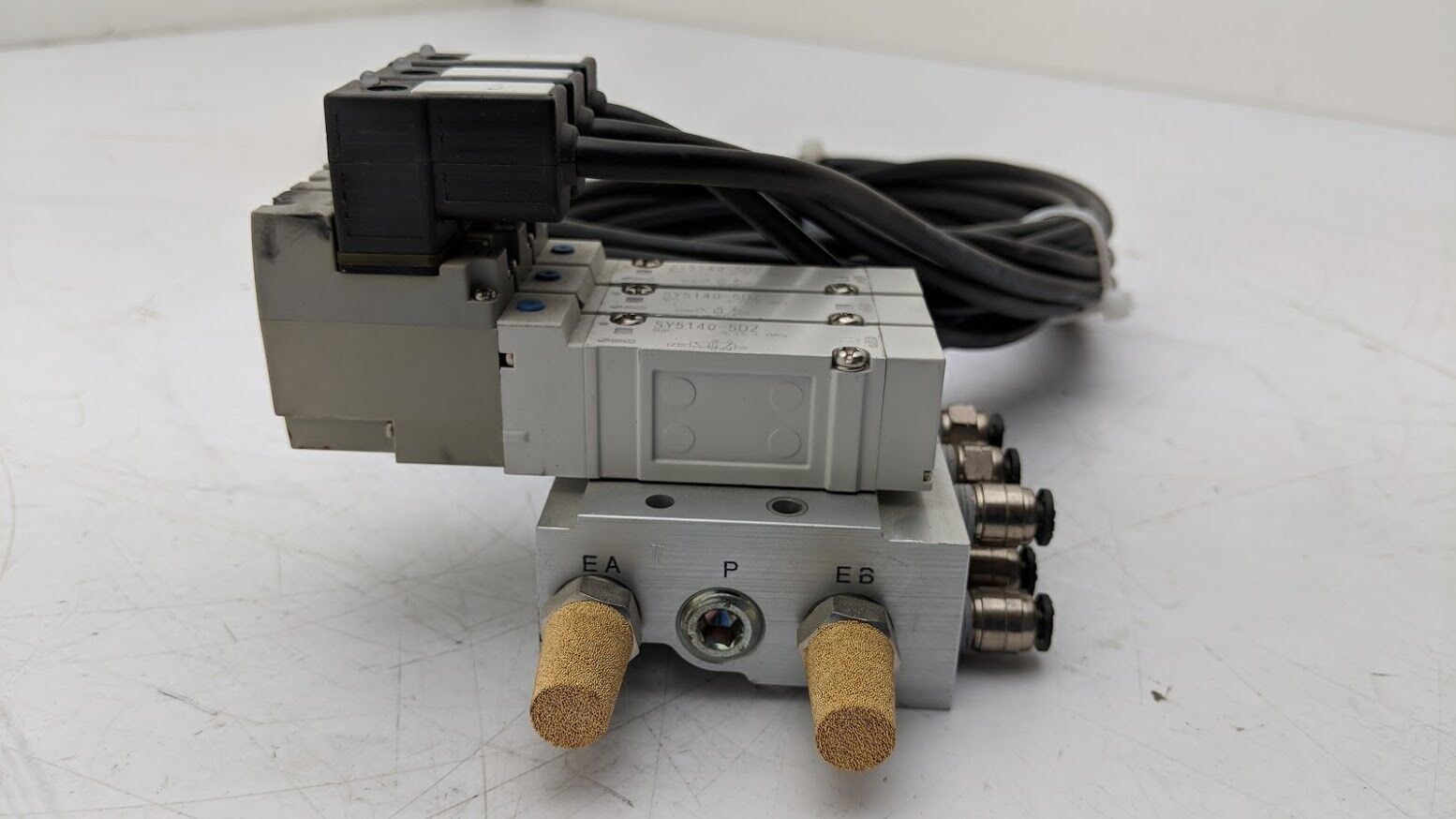 3x SMC SY5140-5DZ Base Mount Solenoid Valves 0.15~0.7MPa 5 Port 2 Position 24VDC