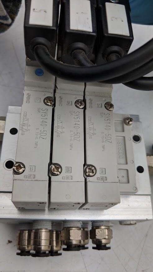 3x SMC SY5140-5DZ Base Mount Solenoid Valves 0.15~0.7MPa 5 Port 2 Position 24VDC