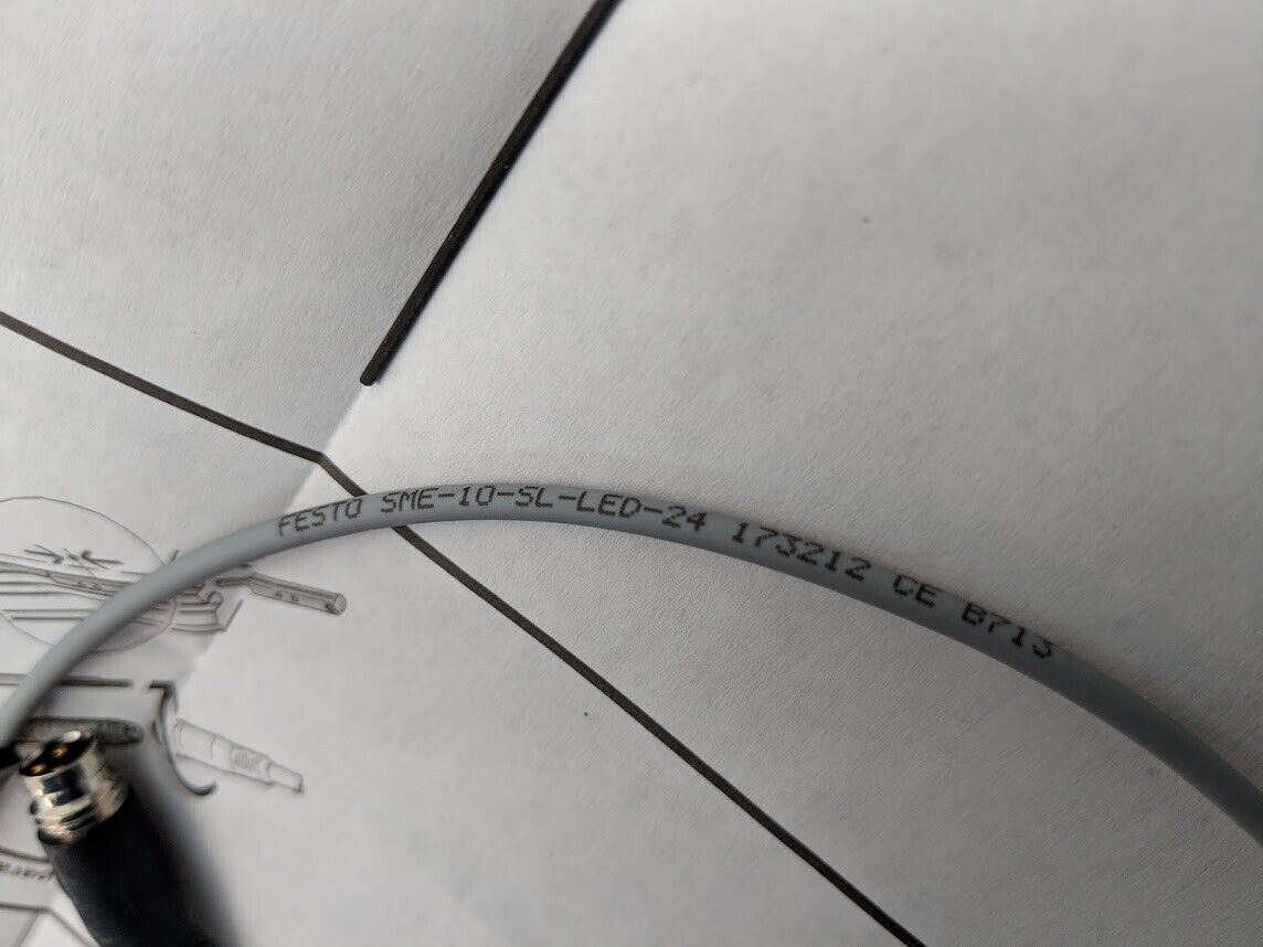 Festo SME-10-SL-LED-24 173 212 Magnetic Reed Proximity Sensor Switch 3 Wire NEW