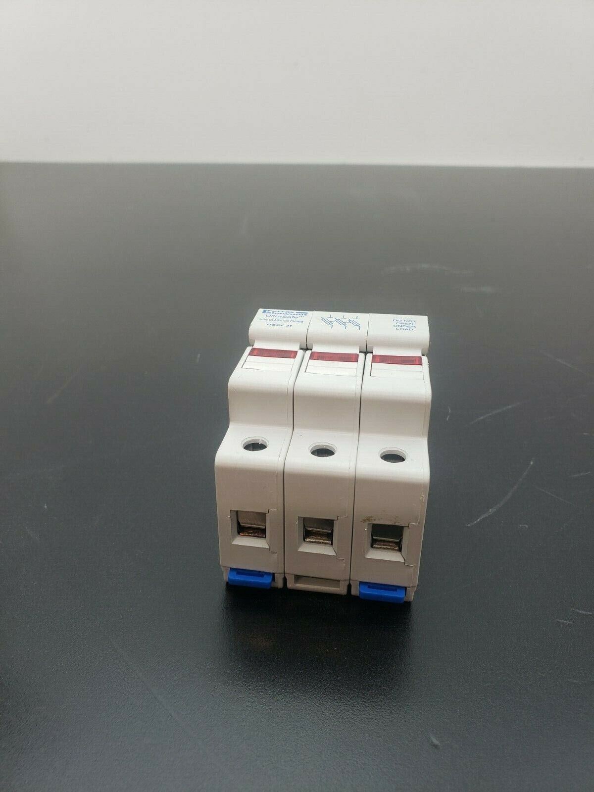Ferraz Shawmut UltraSafe USCC3L Class CC Fuseholder 600V 30A 3 Pole w/10A Fuses