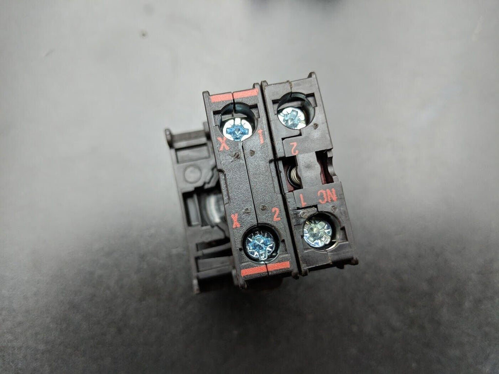 4x Red Eaton Momentary Contact Machine Control Push Button 2 Pole 22mm M22-LED