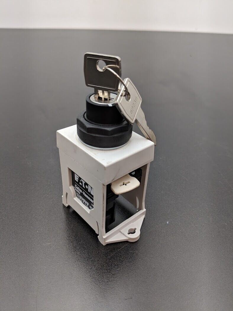 Eaton Cutler Hammer Machine Keyed Switch On Off 22mm E22B2 2 Keys