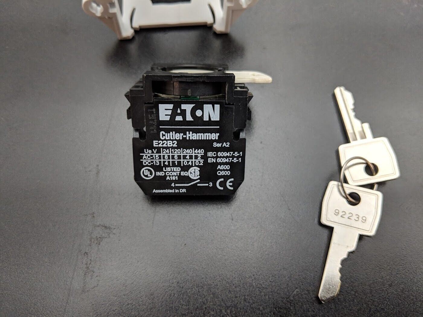 Eaton Cutler Hammer Machine Keyed Switch On Off 22mm E22B2 2 Keys