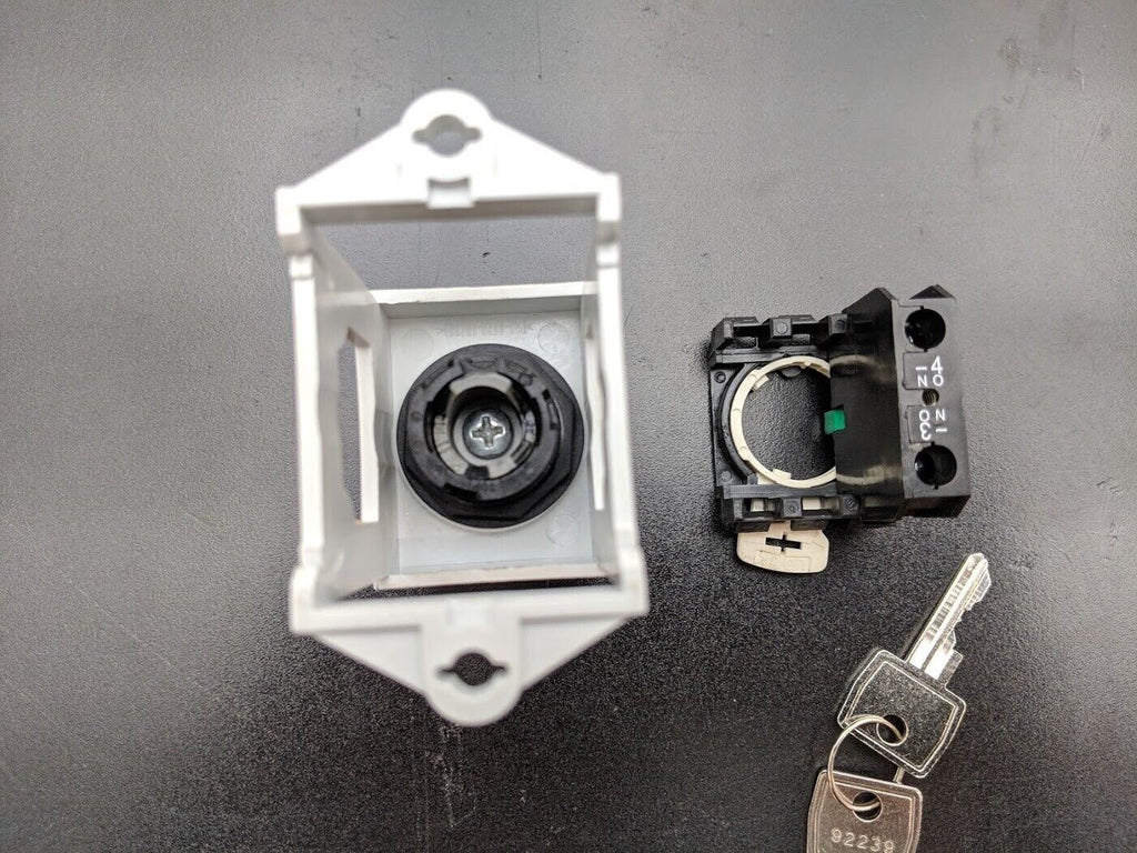 Eaton Cutler Hammer Machine Keyed Switch On Off 22mm E22B2 2 Keys