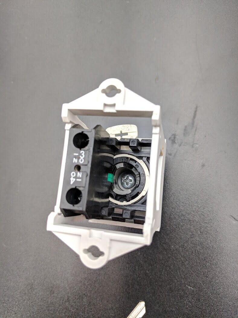 Eaton Cutler Hammer Machine Keyed Switch On Off 22mm E22B2 2 Keys