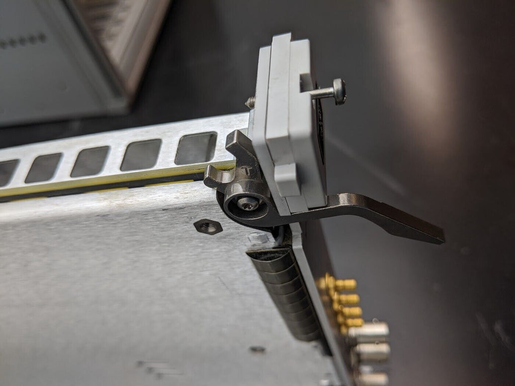 HP Agilent E1439A VXI 95 MSa/s Digitizer with DSP, Memory and 70MHz IF input