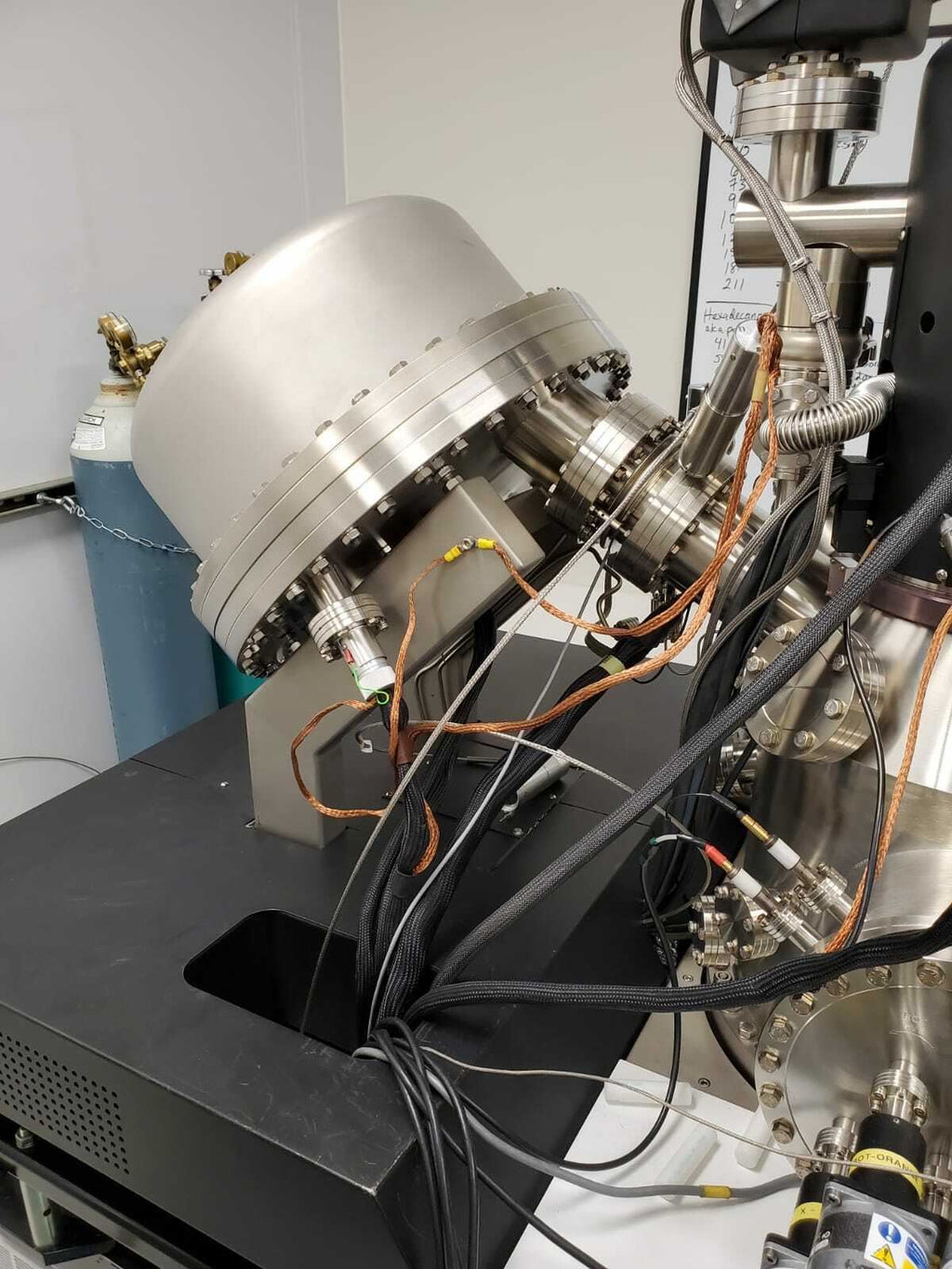 Microlab 350/310F Auger Electron Spectrometer  Complete System Free Freight