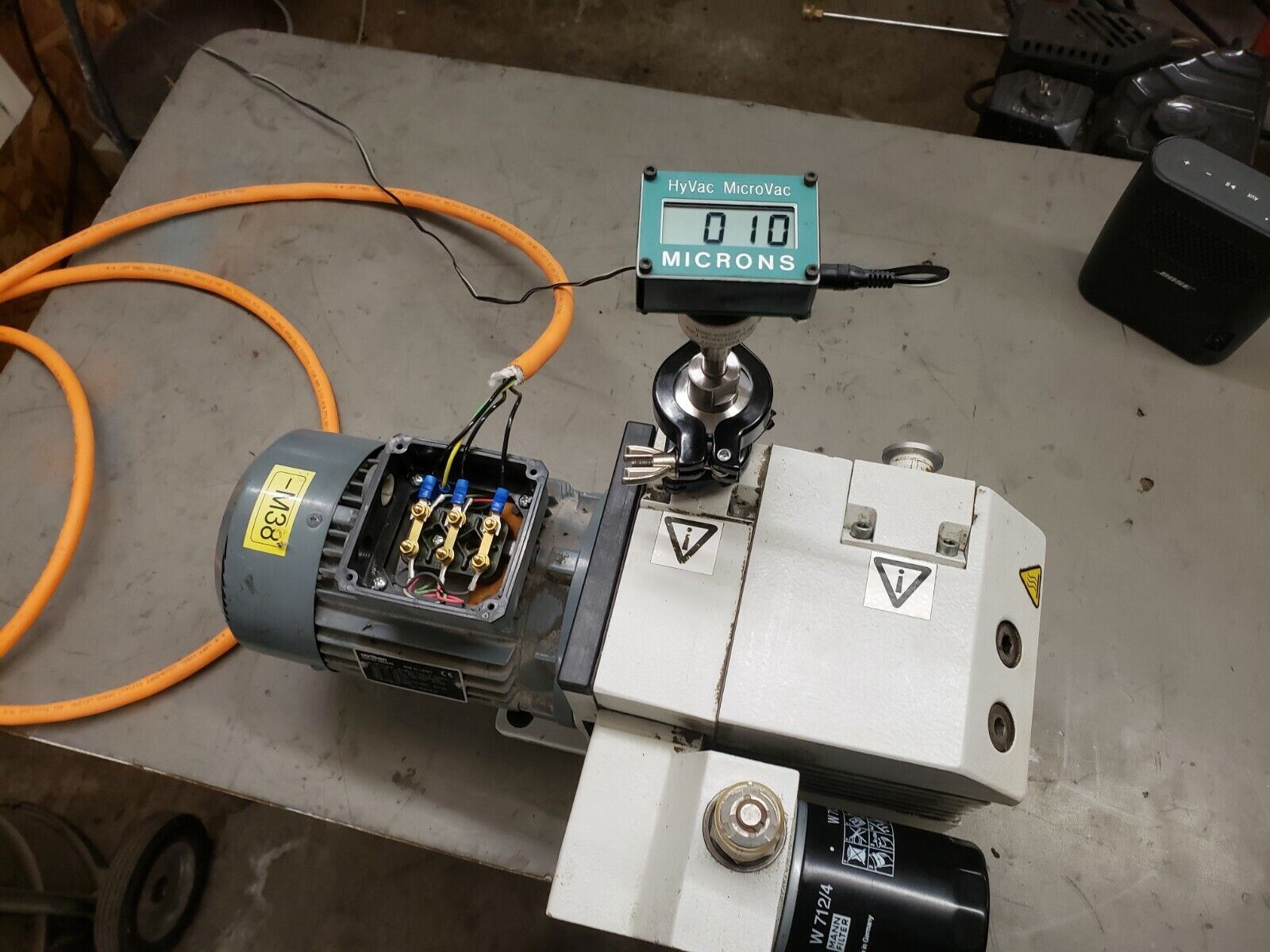 Leybold Trivac 240V D4B Tested To 10 Microns W/ AF8 Filter, OF4-25
