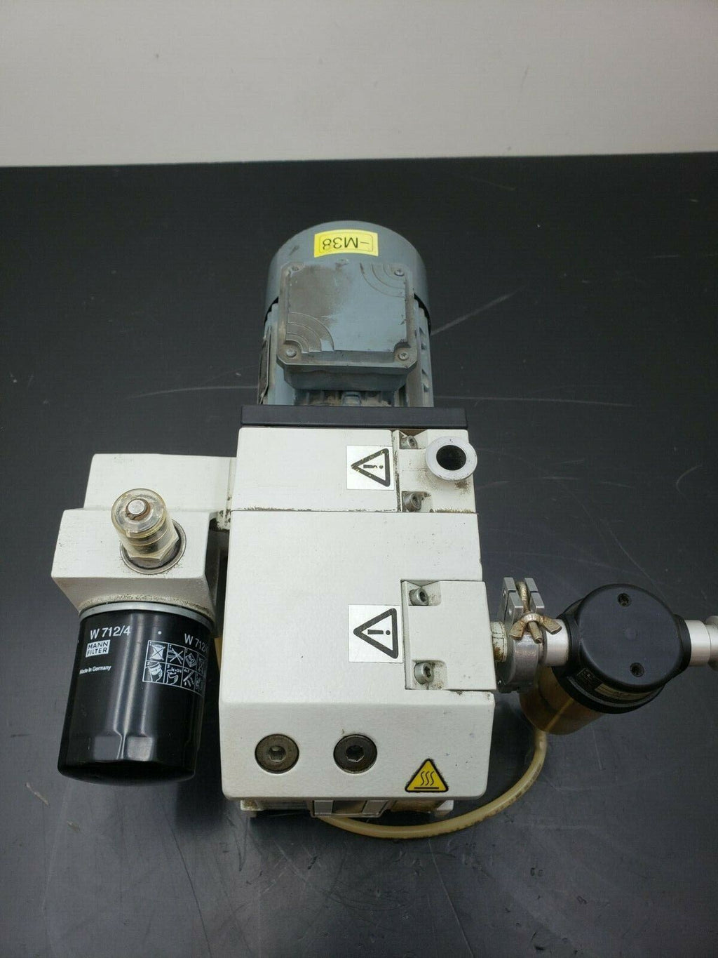 Leybold Trivac 240V D4B Tested To 10 Microns W/ AF8 Filter, OF4-25