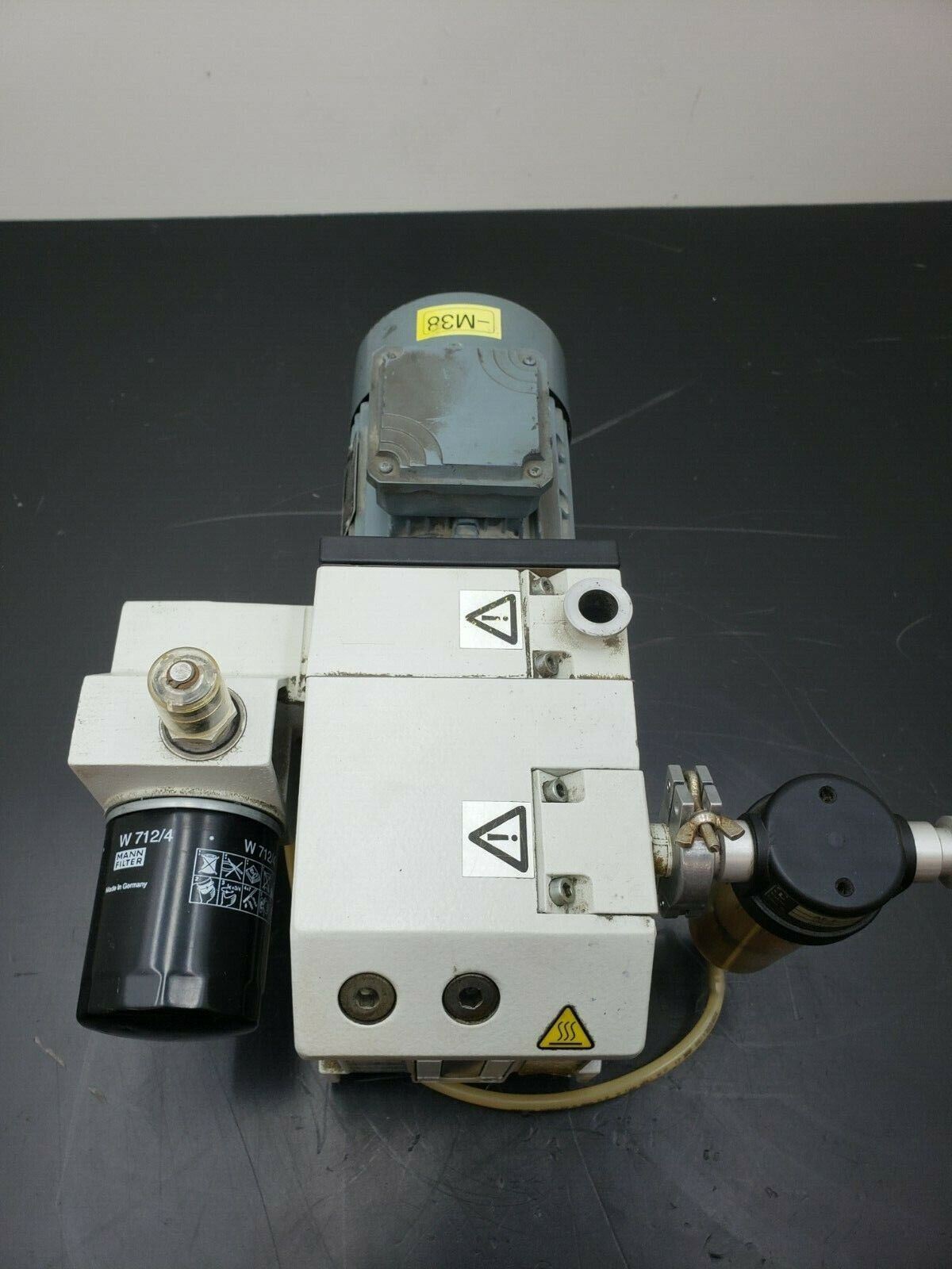 Leybold Trivac 240V D4B Tested To 10 Microns W/ AF8 Filter, OF4-25