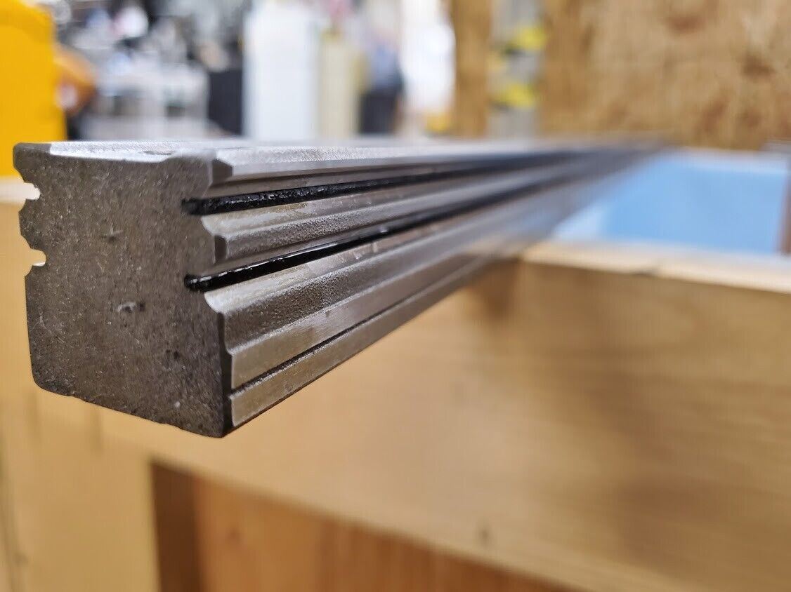 2x NSK Linear Rail LY301550EL2-10PNZ1 85-002 4x 30 Blocks dual BB Guides 61" L