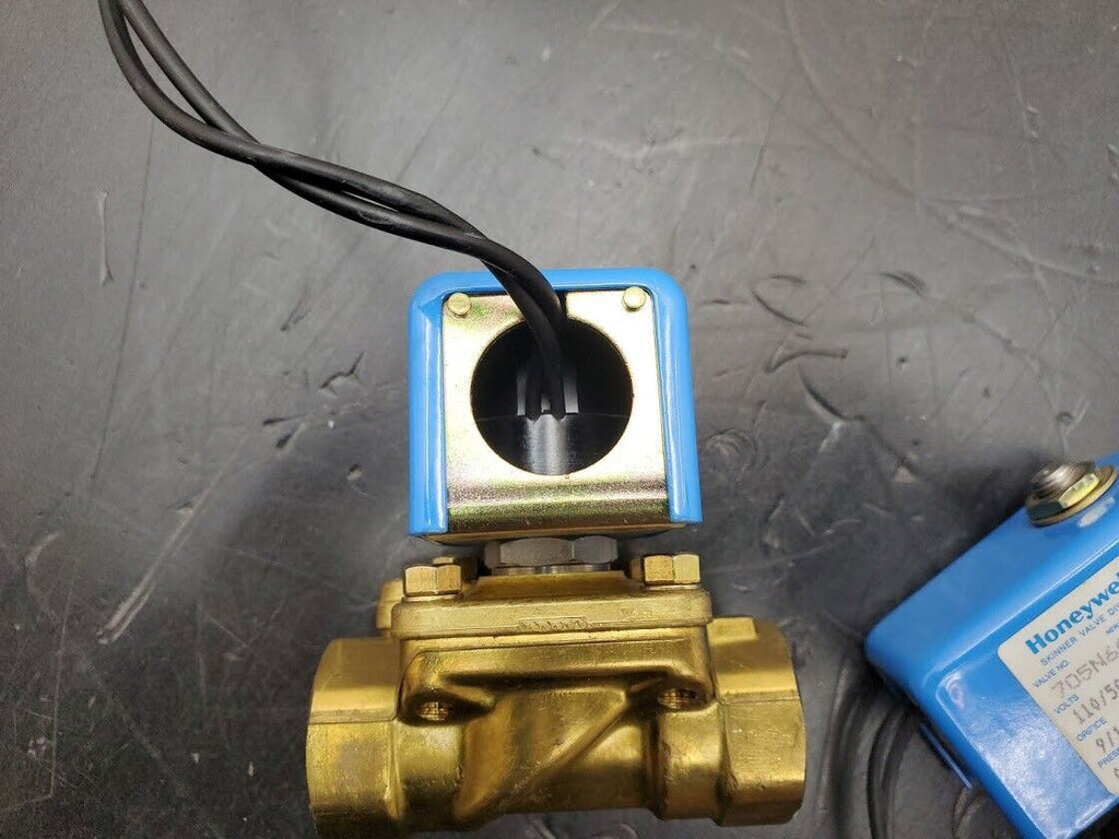 2x HONEYWELL Brass Solenoid Valve 2-Way 120VAC 0-230PSI 10W 705N6A1A