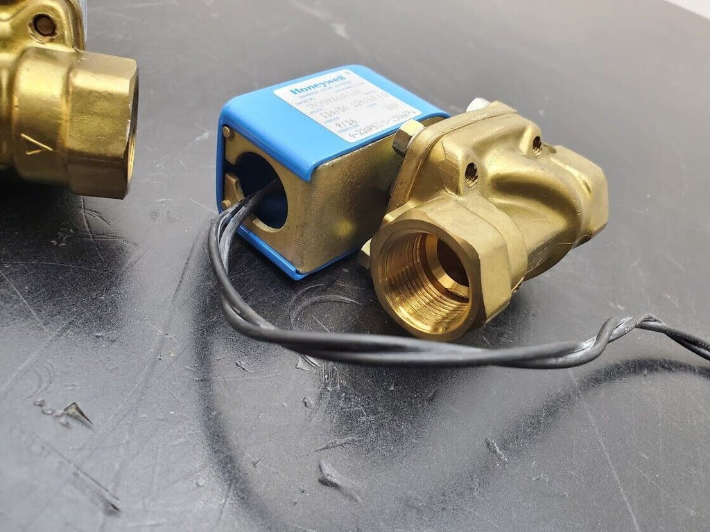 2x HONEYWELL Brass Solenoid Valve 2-Way 120VAC 0-230PSI 10W 705N6A1A