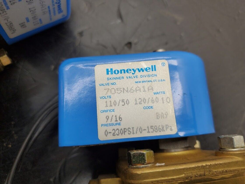 2x HONEYWELL Brass Solenoid Valve 2-Way 120VAC 0-230PSI 10W 705N6A1A