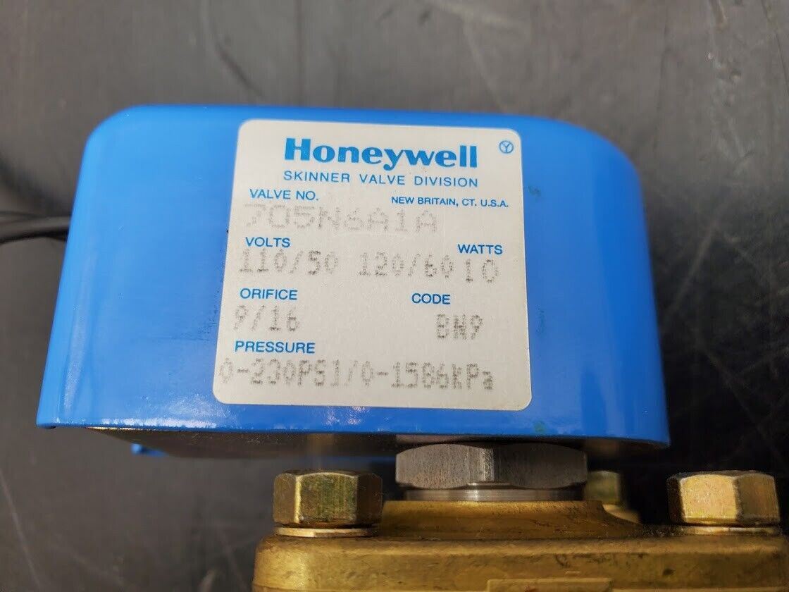 2x HONEYWELL Brass Solenoid Valve 2-Way 120VAC 0-230PSI 10W 705N6A1A