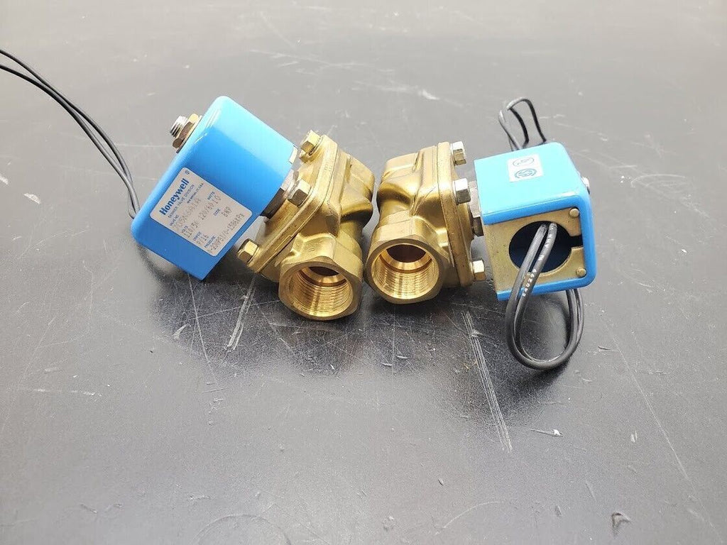 2x HONEYWELL Brass Solenoid Valve 2-Way 120VAC 0-230PSI 10W 705N6A1A
