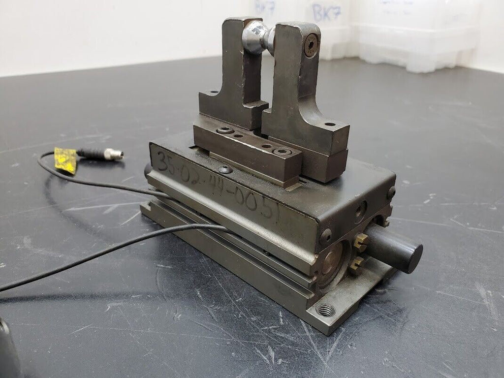 De-Sta-CO DPL-2520-R 2 Jaw Parallel Pneumatic Gripper Spring Close Robohand OHSP