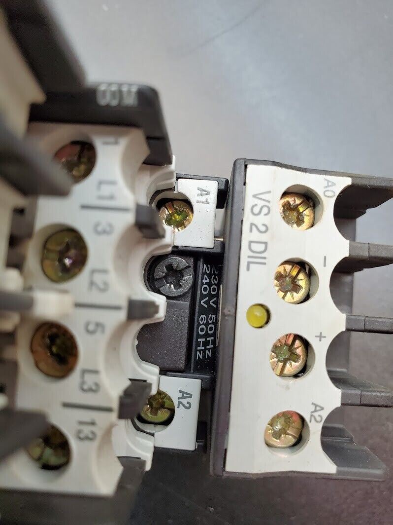 Moeller VS 2 DL DIL000M-10 240V Coil 3 Phase 20A 1PH Din Rail Contactor 13 DIL