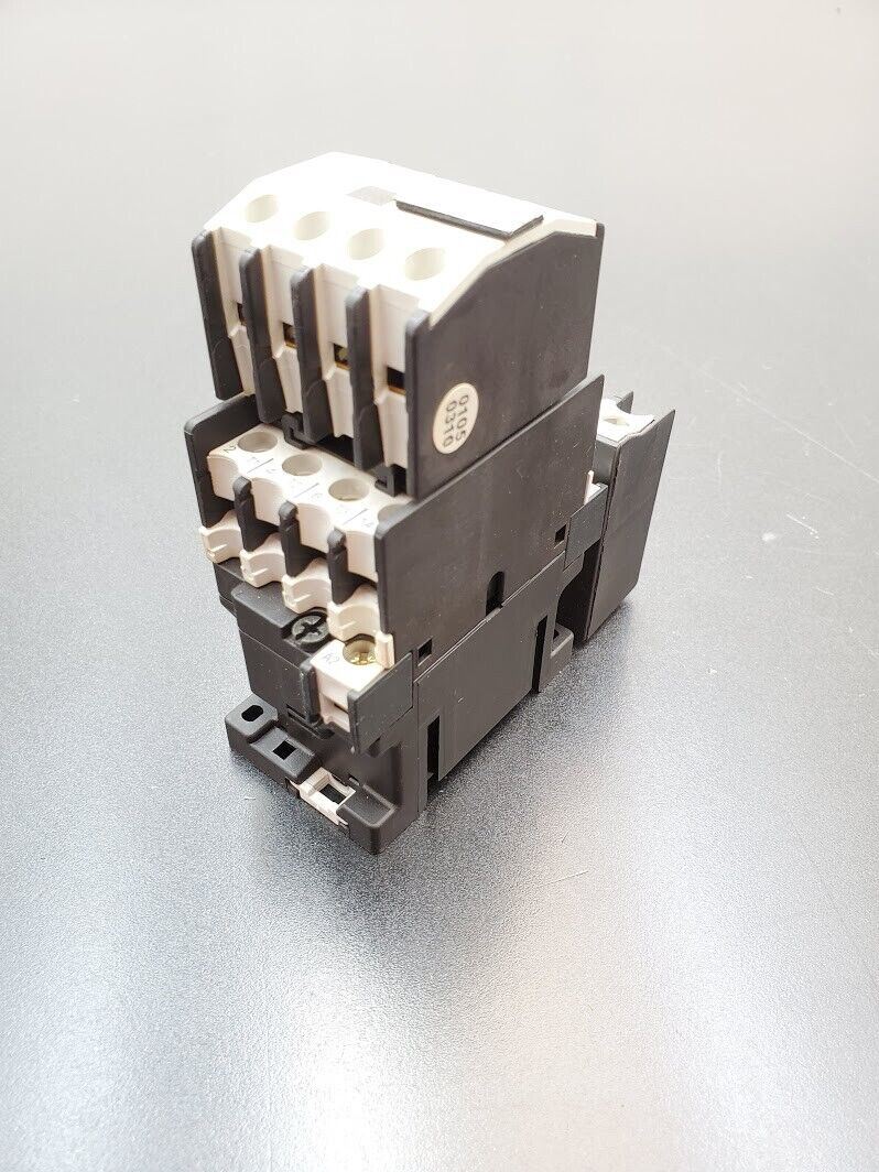 Moeller VS 2 DL DIL000M-10 240V Coil 3 Phase 20A 1PH Din Rail Contactor 13 DIL