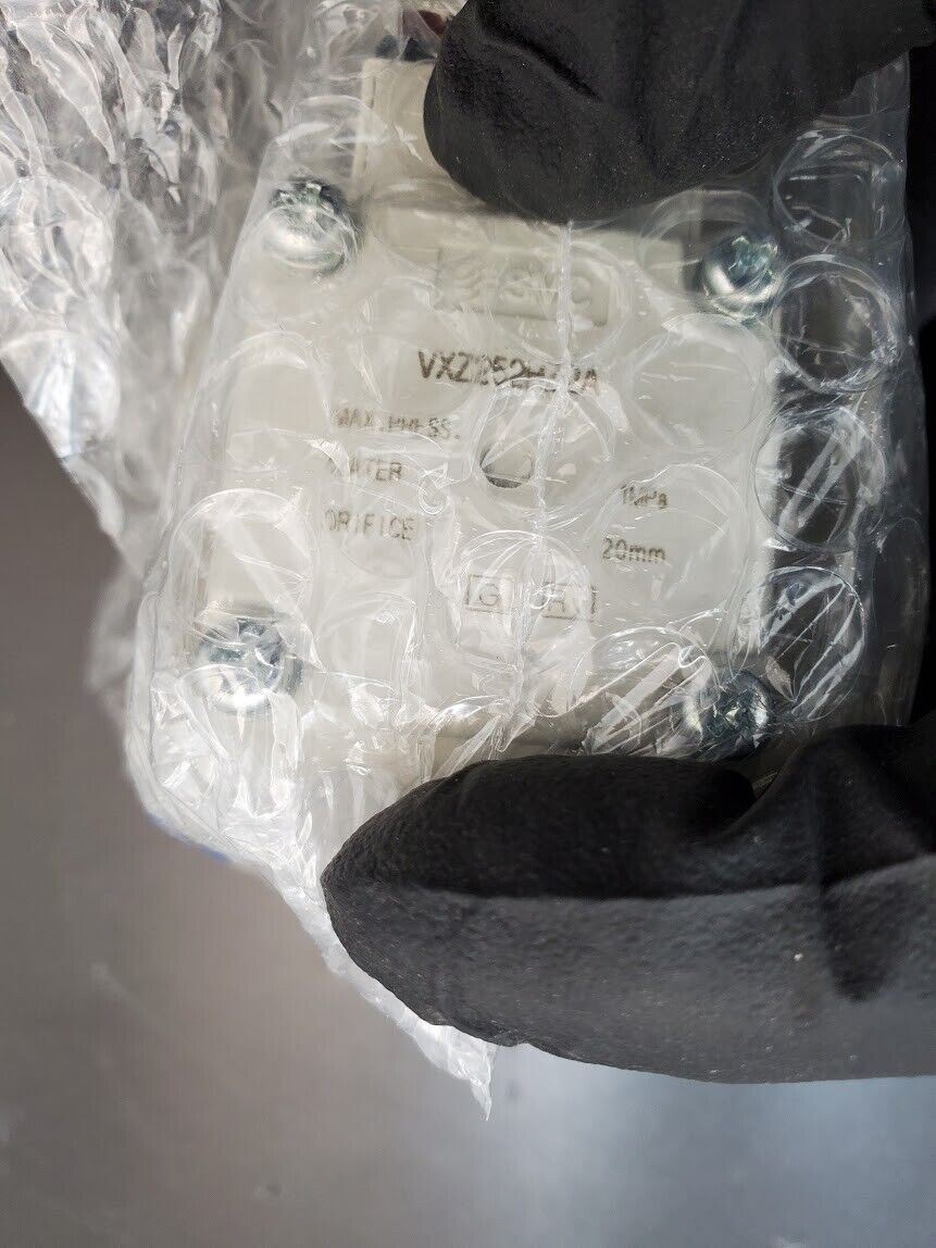 SMC VXZ252HZ2A Brass Solenoid Valve 24VDC 10W 20mm Orifice 24mm F In/out NEW