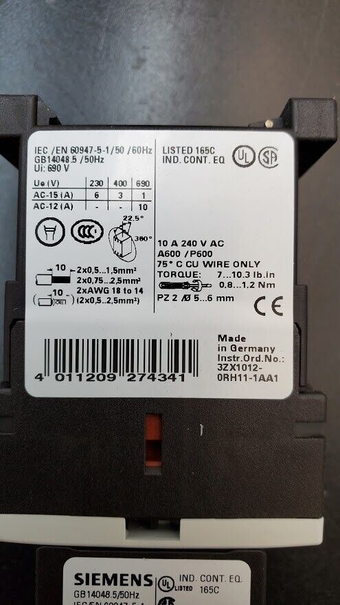 SIEMENS SIRIUS 3RH1140-1BB40 Contactor E05 w/ 3RH1911-1GA31 Auxiliary Contact