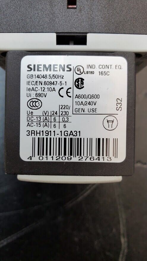 SIEMENS SIRIUS 3RH1140-1BB40 Contactor E05 w/ 3RH1911-1GA31 Auxiliary Contact