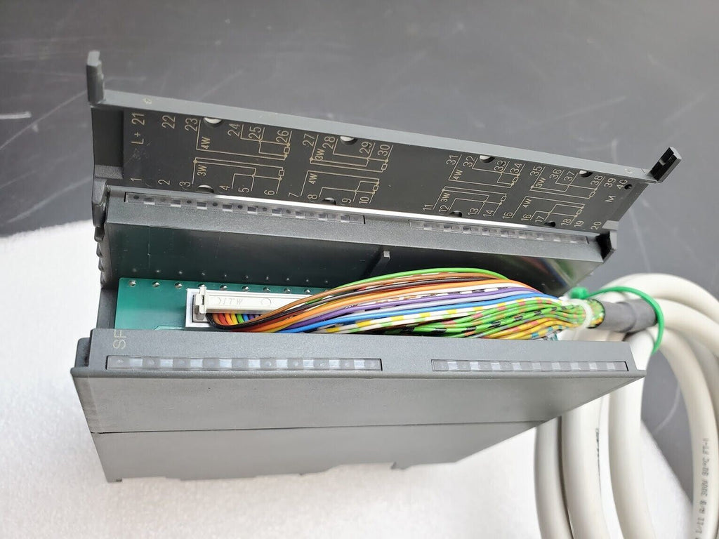 Siemens 6ES7 331-7PF01-0AB0 SIMATIC S7-300 Analog Input AI 8xRTD w/ breakout