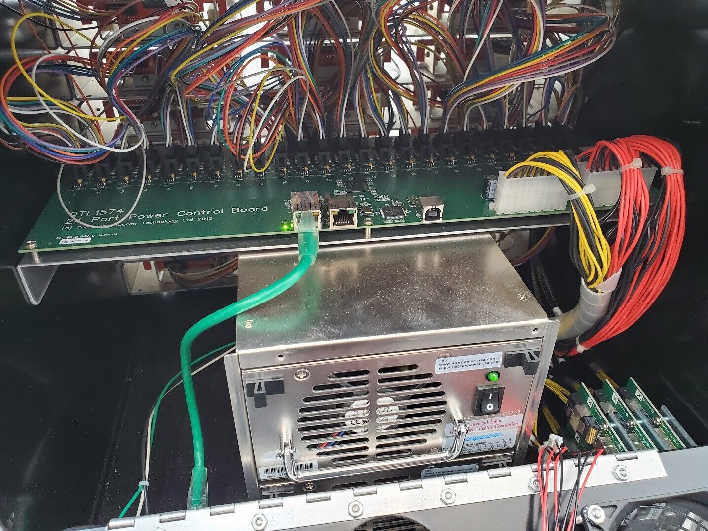 OakGate Serial Cables 24-port 2.5” PCIe/NVMe Hot Swap Test Enclosure 6x mSAS Out