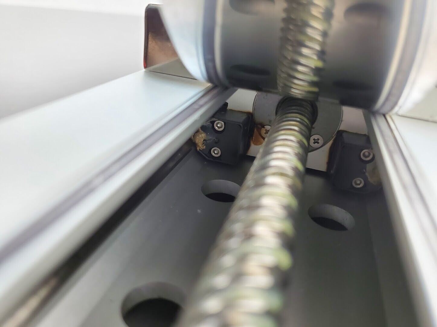 IAI Intelligent Actuator ISD-S-16-60-600-CR Screw Driven Linear Guided Actuator