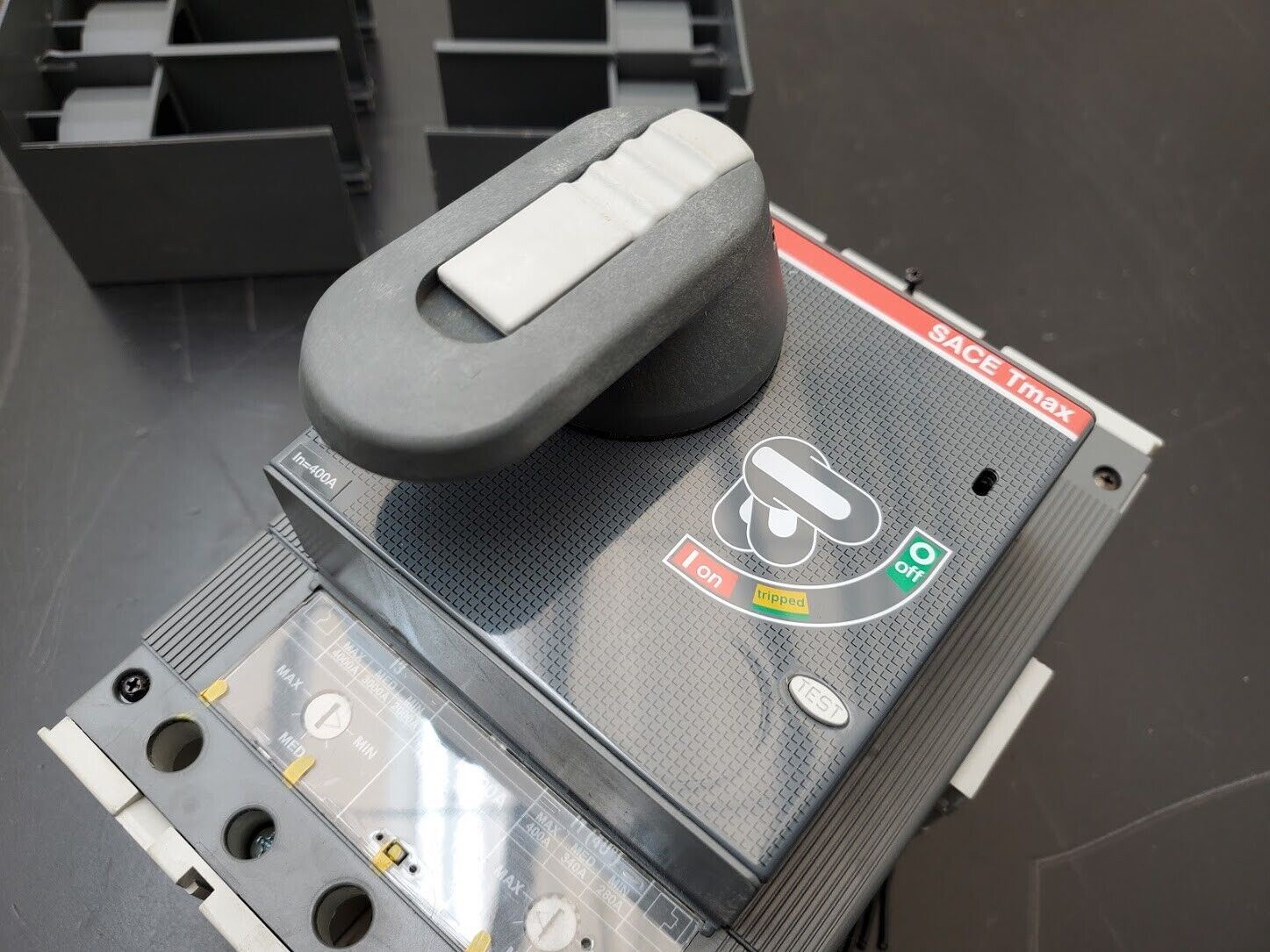 ABB SACE Tmax T5V-HA 400 Circuit Breaker 400 Amps 1000 VAC 3 Pole Rotary Handle