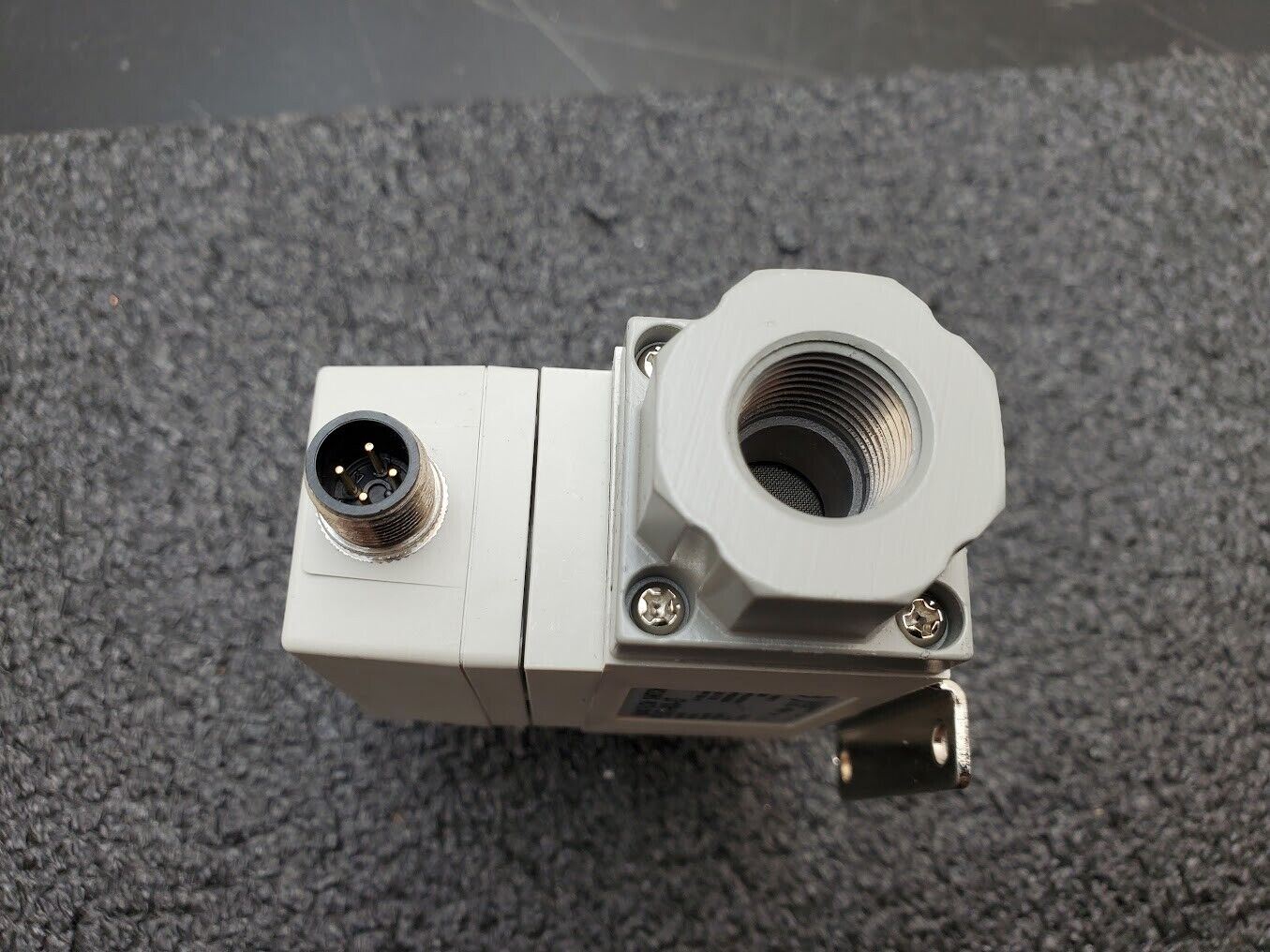 SMC PF2A711-N03-27 Digital Flow Switch / Rate 3/8" NPT 12-24VDC 10-100L/Min