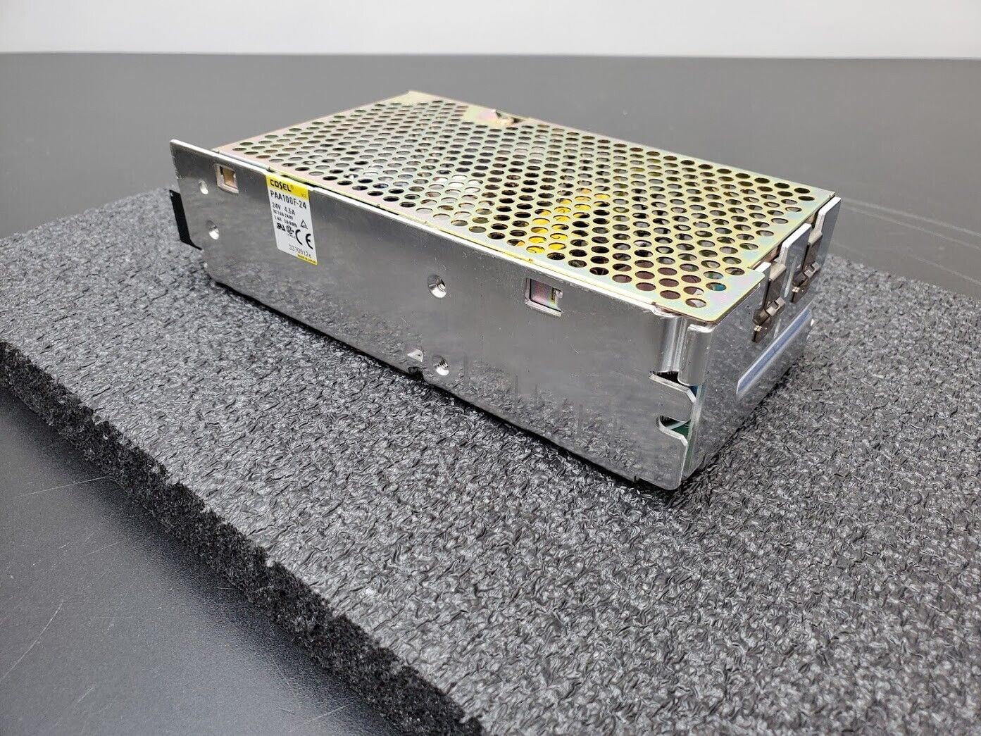 Cosel PAA100F-24 DC Power Supply 24VDC @ 4.5 A 100-240V 1.4A Input Working Pull