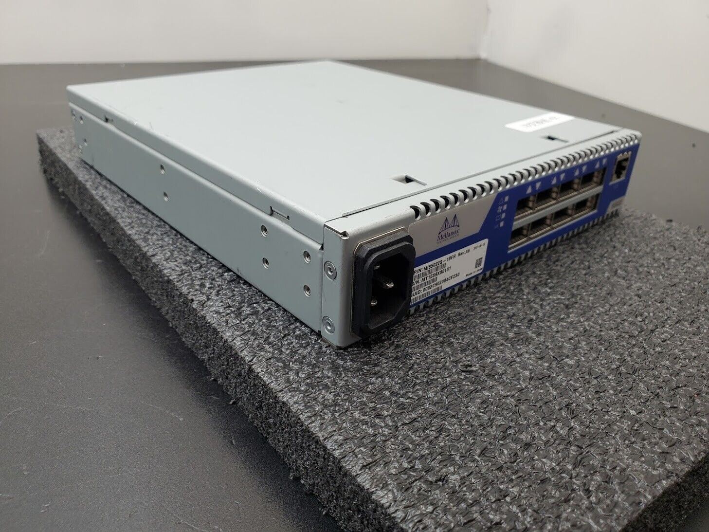 Mellanox MIS5022Q  IS5022 Infiniscale IV 8 Port QSFP 40Gb/s Infiniband Switch