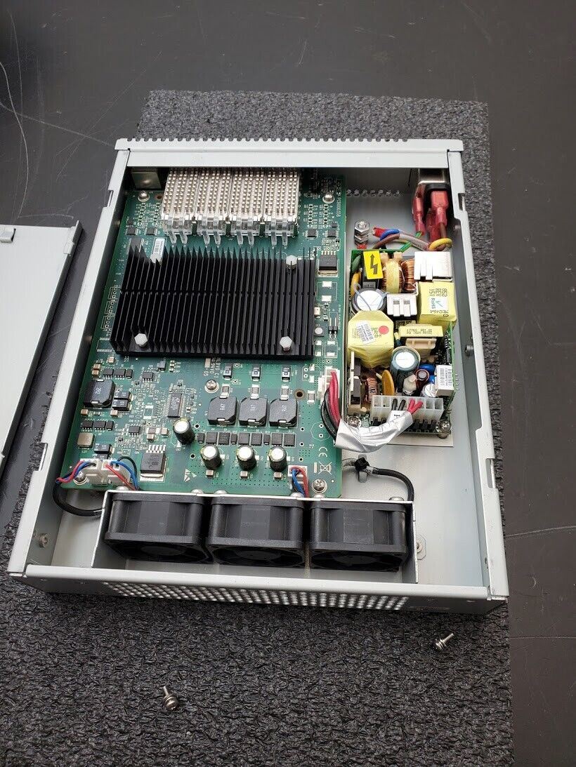 Mellanox MIS5022Q  IS5022 Infiniscale IV 8 Port QSFP 40Gb/s Infiniband Switch