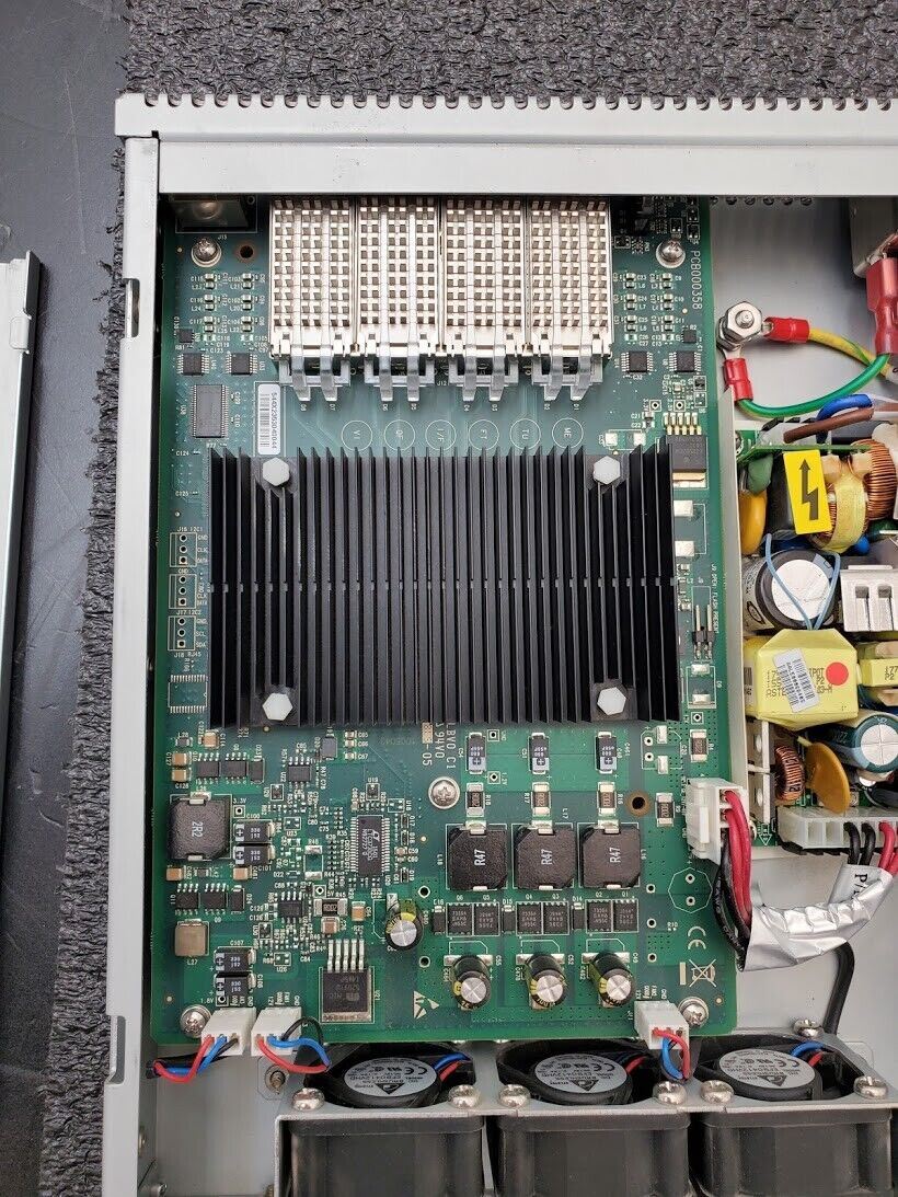 Mellanox MIS5022Q  IS5022 Infiniscale IV 8 Port QSFP 40Gb/s Infiniband Switch