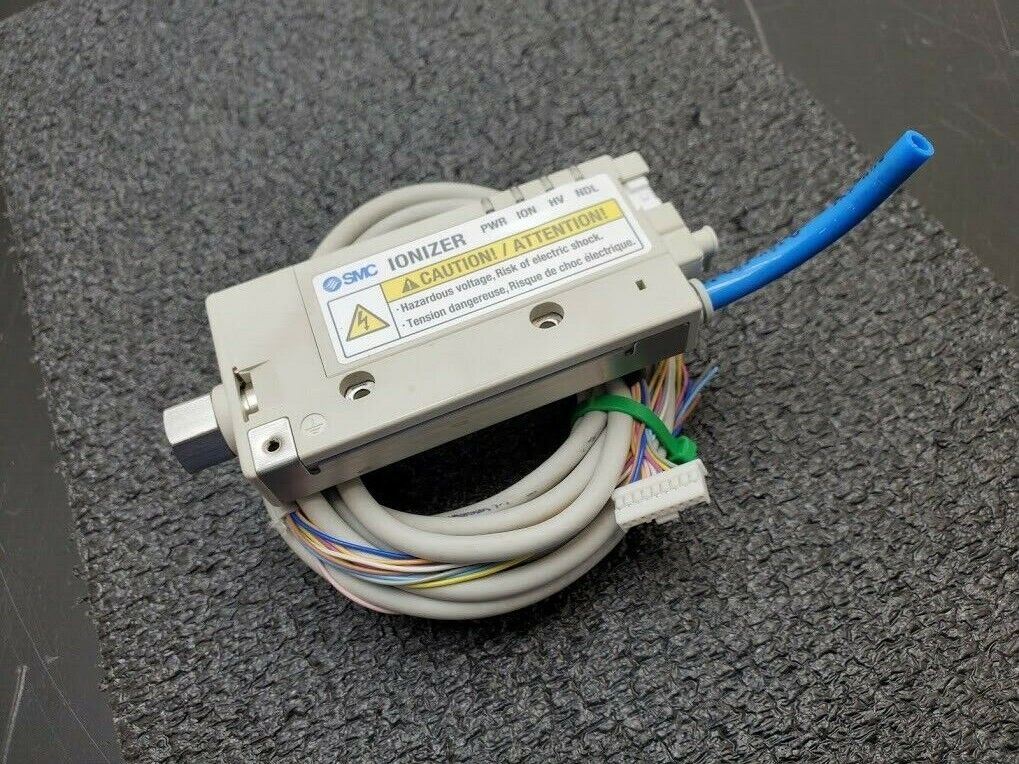 SMC IZN10-11P06 Ionizer Static Eliminator 24VDC 80ma, 2.5kVAC Output 0.7MPa