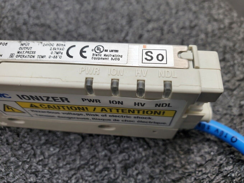 SMC IZN10-11P06 Ionizer Static Eliminator 24VDC 80ma, 2.5kVAC Output 0.7MPa