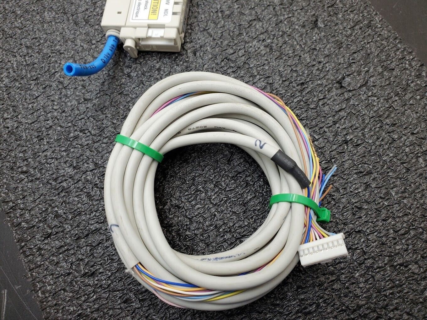 SMC IZN10-11P06 Ionizer Static Eliminator 24VDC 80ma, 2.5kVAC Output 0.7MPa