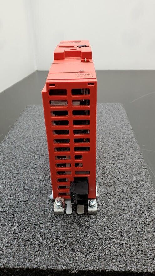 SEW EURODRIVE MOVITRAC B MC07B0004-2B1-4-00 230V 1PH .37kW 0.50HP AC 2.5A