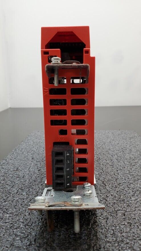 SEW EURODRIVE MOVITRAC B MC07B0004-2B1-4-00 230V 1PH .37kW 0.50HP AC 2.5A