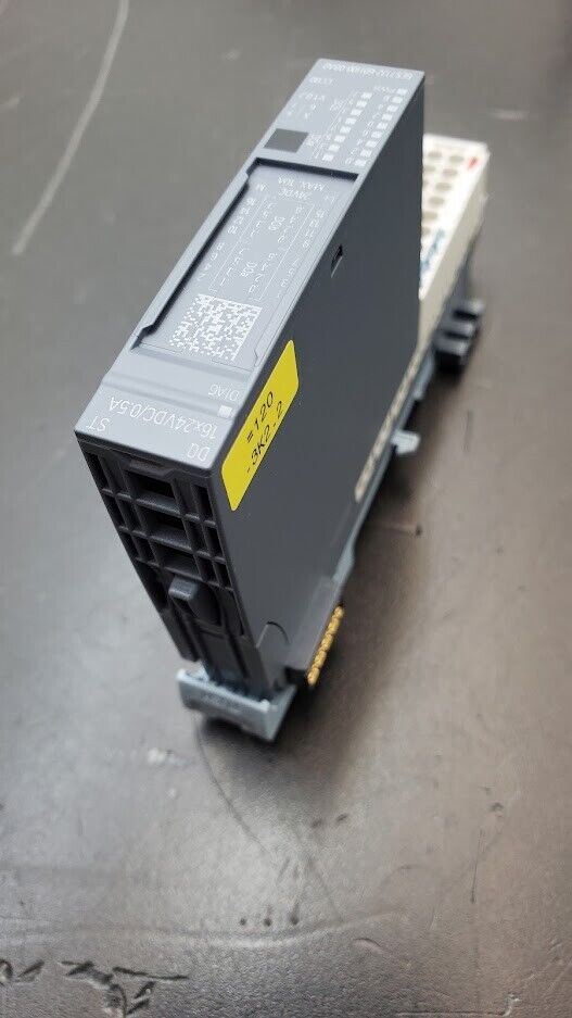Siemens 6ES7132-6BH00-0BA0 DQ 16x24VDC/0.5A Digital Output ST w 6ES71936BP000DA0