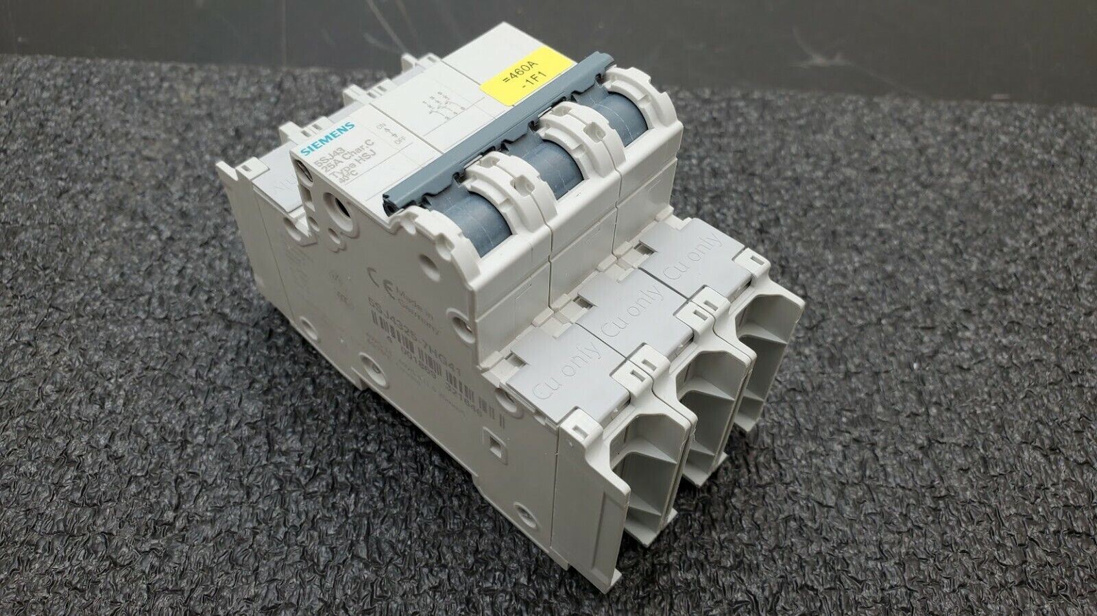 SIEMENS 5SJ4325-7HG41 Circuit Breaker 5SJ43, 25A, 240 V, 50/60Hz Type HSJ 3-Pole