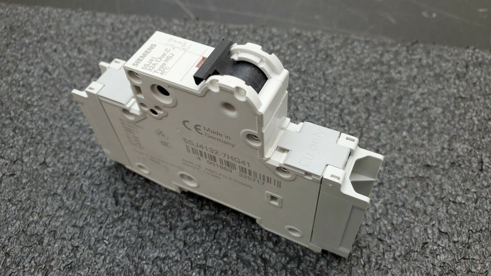 SIEMENS 5SJ4132-7HG41 Circuit Breaker 5SJ41, 32A, 240 V, 50/60Hz Type HSJ 1-Pole